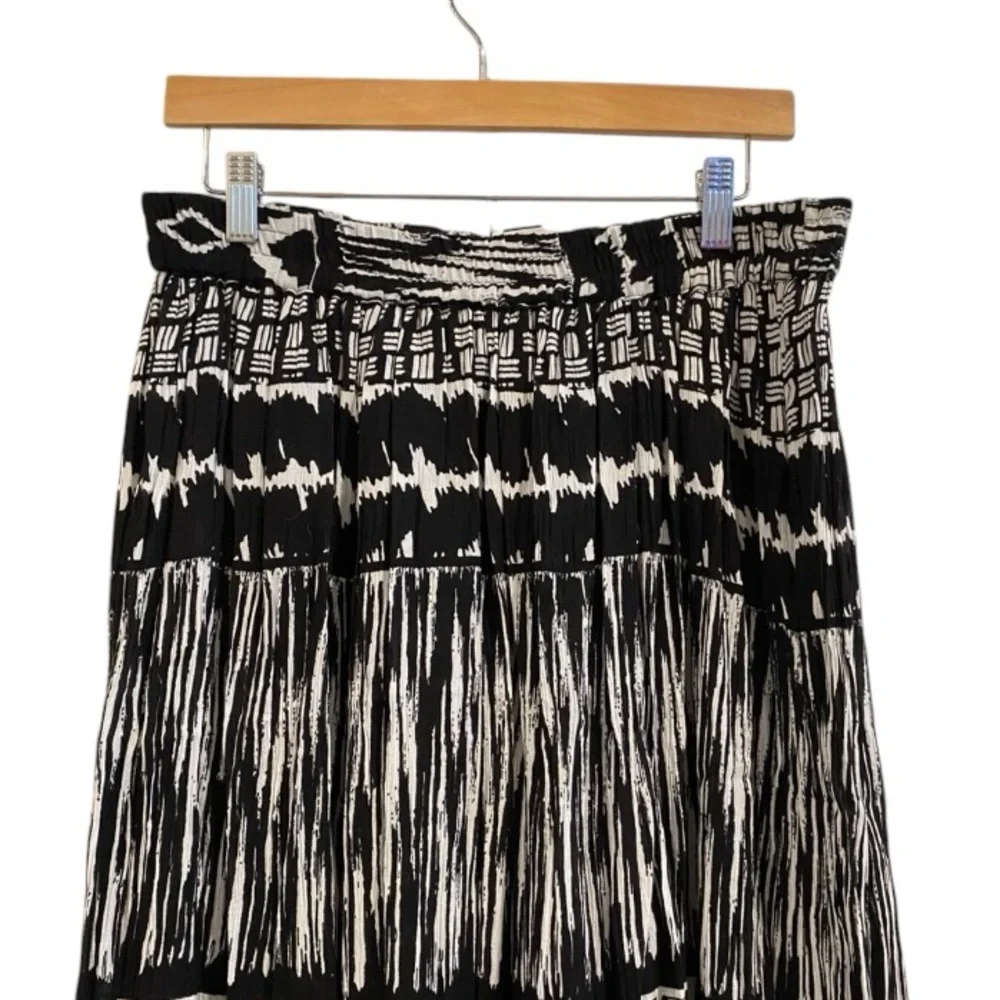 Black and White Patterned Women's Long Skirt - Women’s Medium - NWT